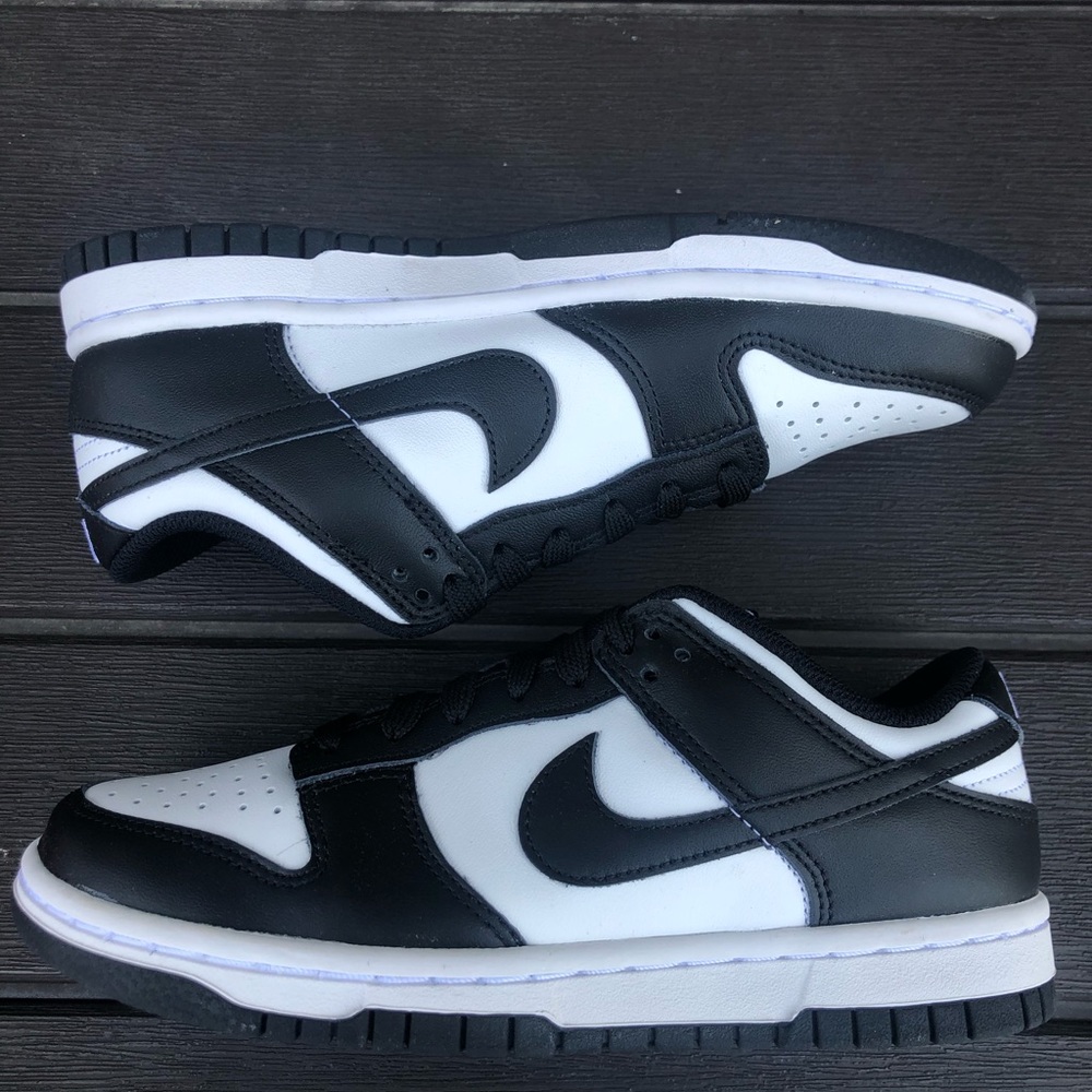 Nike dunk low Panda Women size 7Y 8.5 women New with box